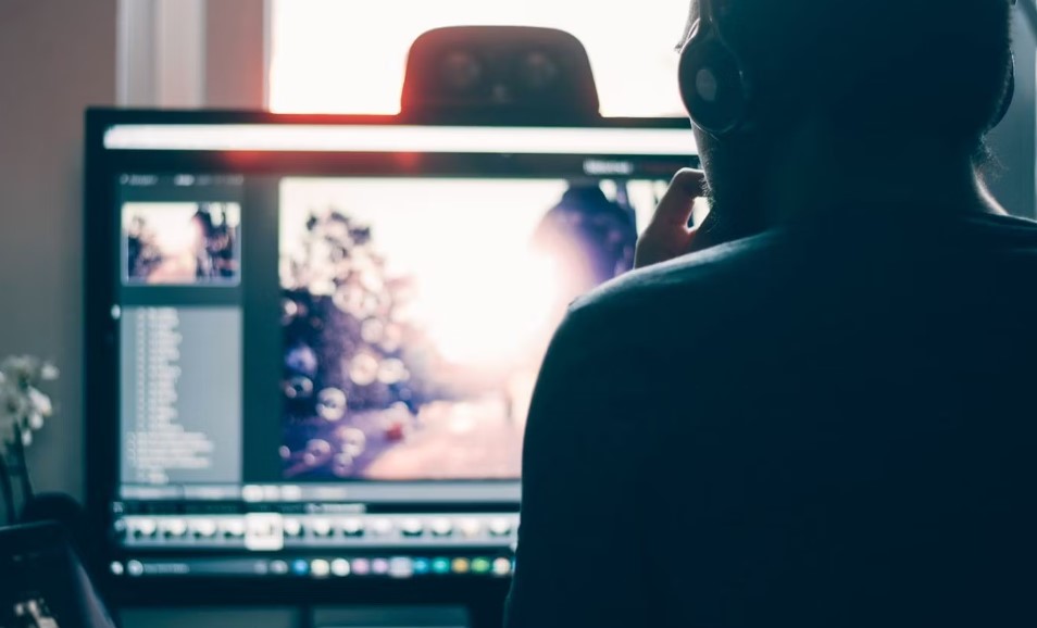 Software to help clarify and enhance image and video quality